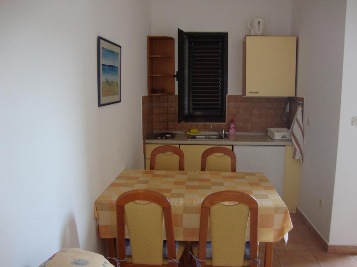 Apartmani Lavanda Pag Town Rum bild