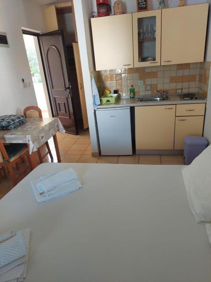 Apartmani Lavanda Pag Town Exteriör bild