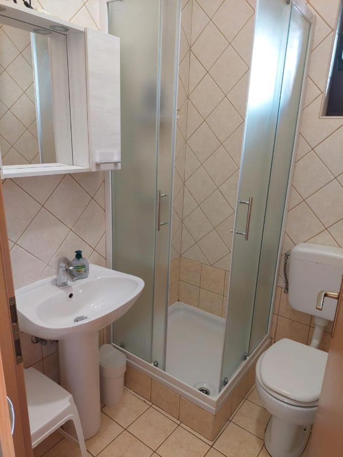 Apartmani Lavanda Pag Town Exteriör bild